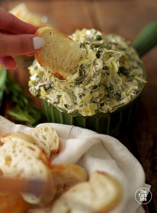 Spinach Artichoke Dip Recipe - This sumptuous spinach artichoke dish is one of those yummy recipes that you can start in the morning and munch on all day or whip it up early and forget it while you get all other dishes ready for any party or get-together.