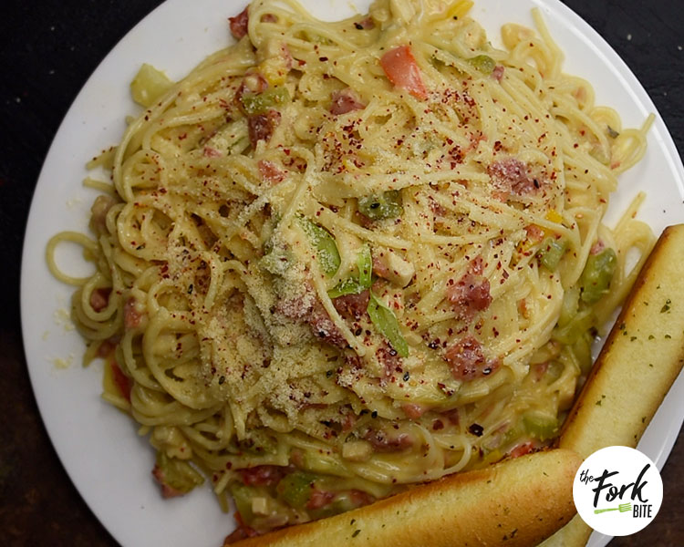 This creamy chicken spaghetti recipe uses ingredients you likely have on your kitchen and even my picky son was asking for seconds. When everyone in the family agrees on a recipe, it’s definitely a win in my lists.