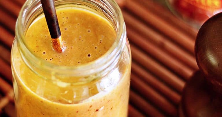 This Chipotle Salad dressing is sweet, tangy and smoky flavor that serves as an ultimate topping for Tex-Mex salads, wraps, tacos, or even for dipping chicken strips.