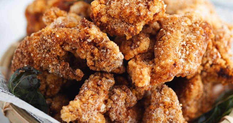 This homemade Taiwanese Popcorn Chicken or salt pepper chicken (鹽酥雞 Yan Su Ji) are so scrumptious and crackly bits all over. Bring the night market to your home when you miss it!