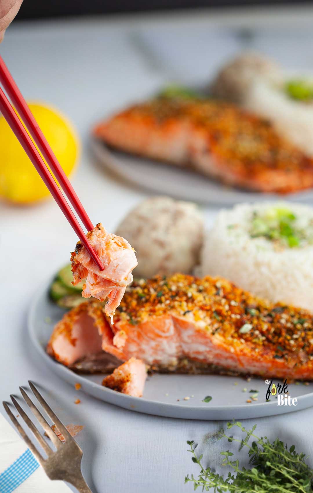To check if your salmon is ready, insert a fork into the thickest part of the fillet. It is done as soon as the salmon flakes easily and its center is no longer pink or translucent.