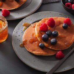 These Carbquik pancakes are delicious and contain 2 net carbs per serving. It’s low in sodium and calories and doesn’t have any sugars, sugar alcohols, or trans-fats. In short, it’s perfect for all popular low-carb diets.