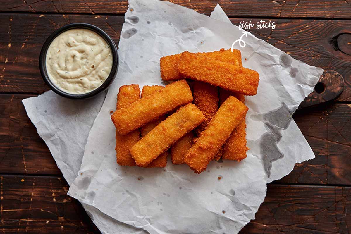 Who says you can't pair mac and cheese with fish? Well, of course, the fish should be crunchy and not soggy. I was left alone that summer weekend when I thought about this recipe.