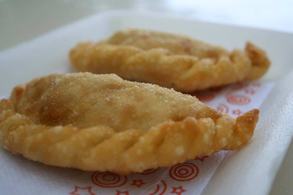 learn how to reheat empanada and how to preserve their taste