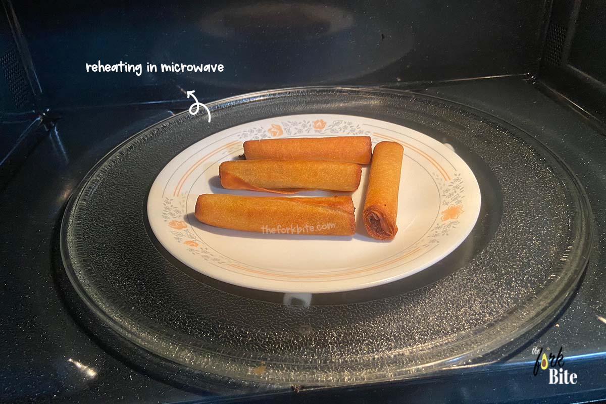 This method is not the best way to reheat egg rolls and get that crispy skin. Even so, a microwave can reheat your egg rolls inside and out.