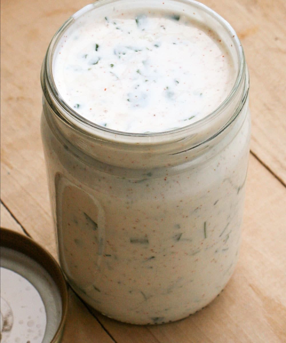 Many restaurants use shelf-stable bottled versions; however, many utilize powdered packet mixes to create ranch dressing. The most commonly used is Hidden Valley Ranch.
