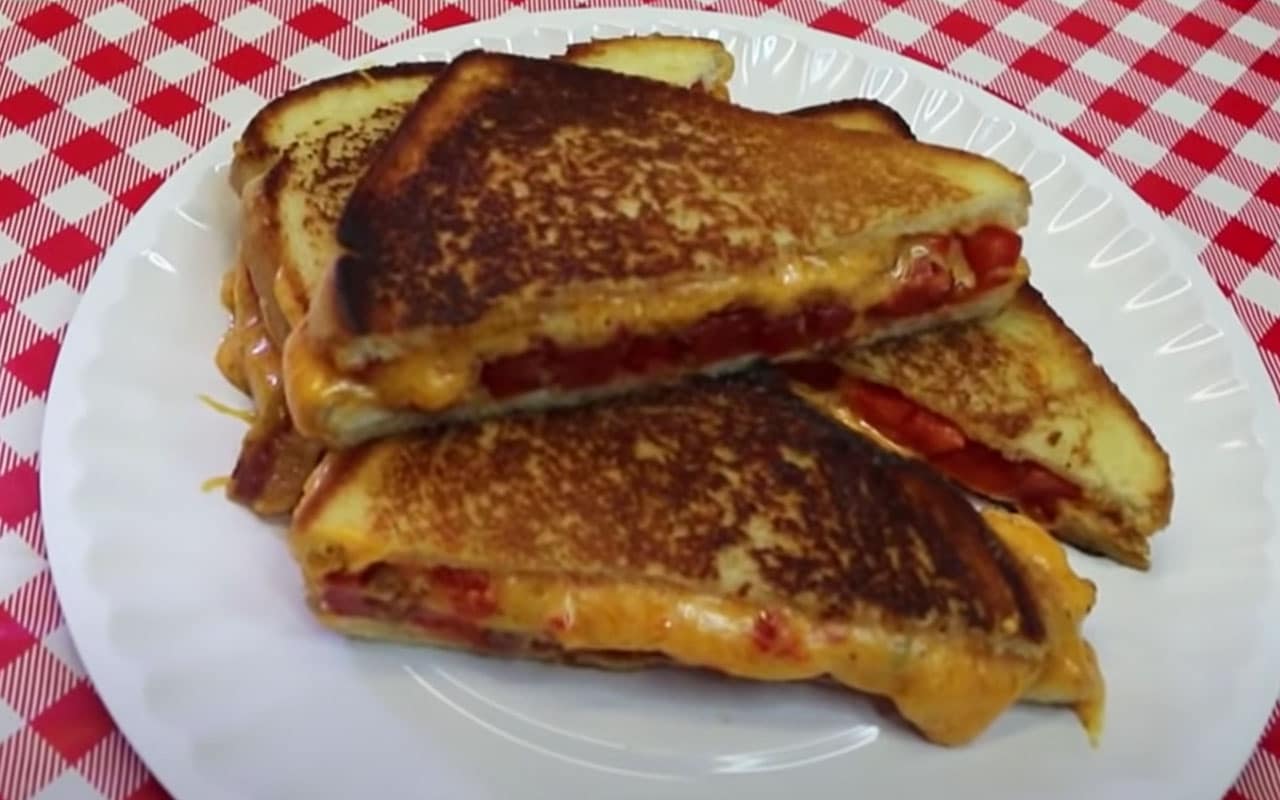 The whole world is in love with grilled cheese and onion sandwiches; it’s one of the best snacks ever. But you can take it to a whole new level if the cheese you use is Pimento.