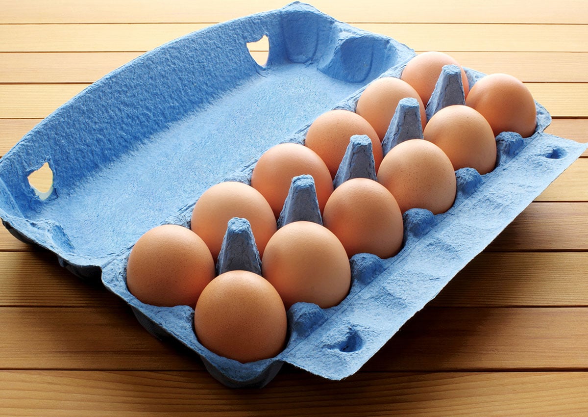 When pre-cooking eggs for later use, it is important to store them correctly. Fried eggs that have been cooked over are easier to store than over-easy.