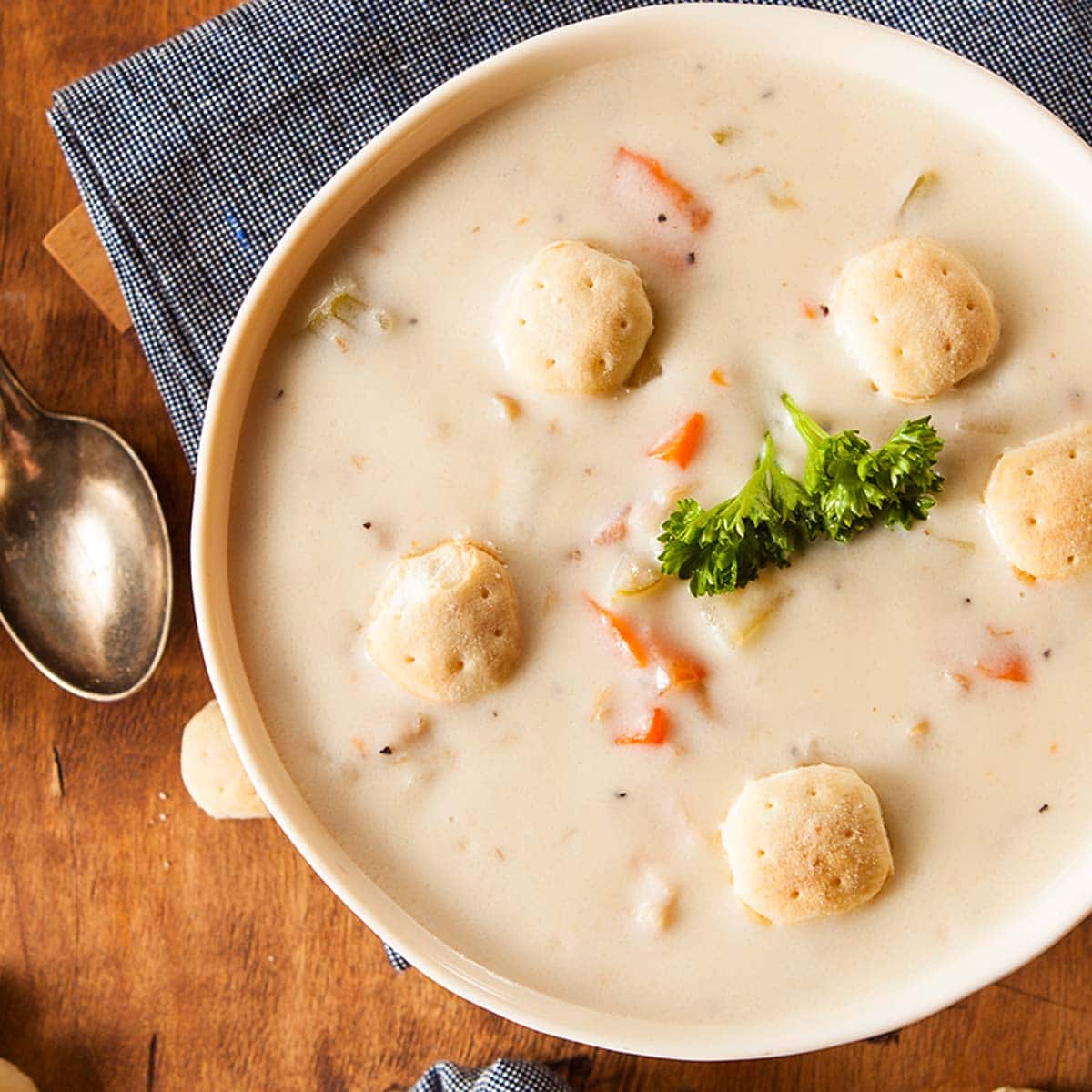 One of the great things about clam chowder is that it's a favorite with most people. Here are 15 side dishes to make it even more nourishing.