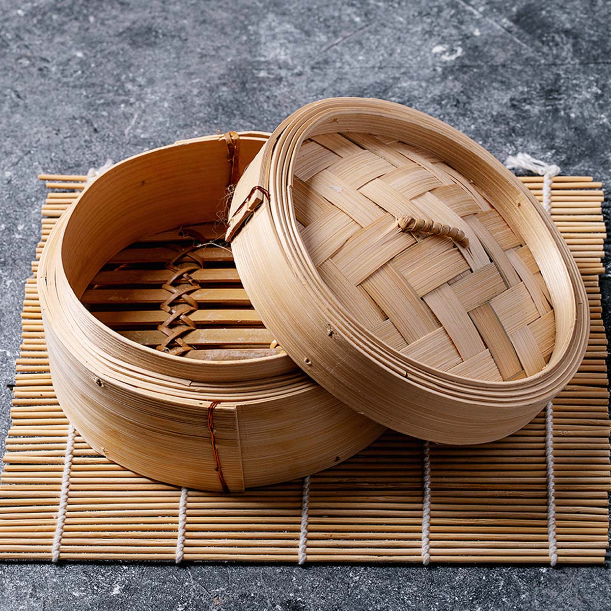How to clean a bamboo steamer. Know more about cooking with a bamboo steamer and how to maintain it in tip-top condition, please read on.
