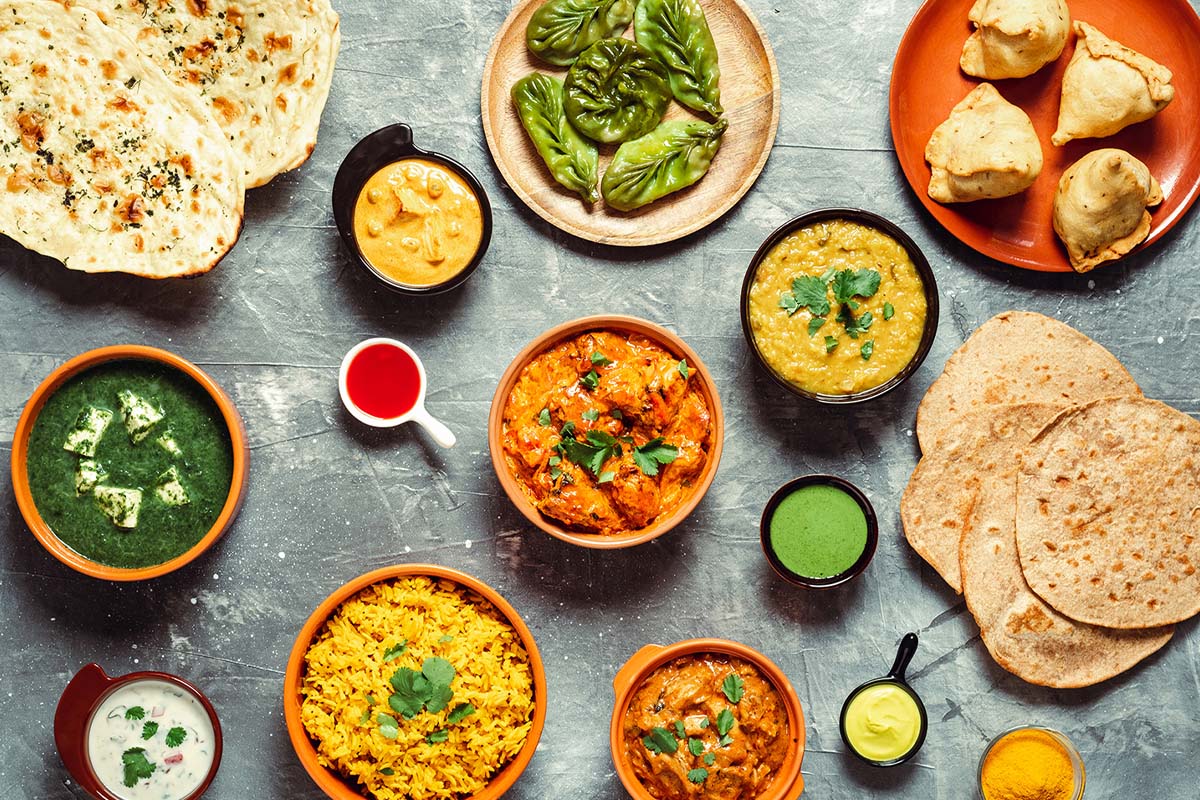 The flavors of Indian and Thai curries couldn't be more different. But it is not only in taste that they differ - the consistency is often different too.