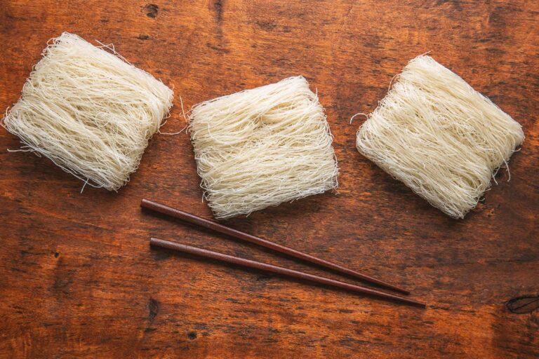 How to Cook Rice Noodles (in 4 Different Ways) The Fork Bite