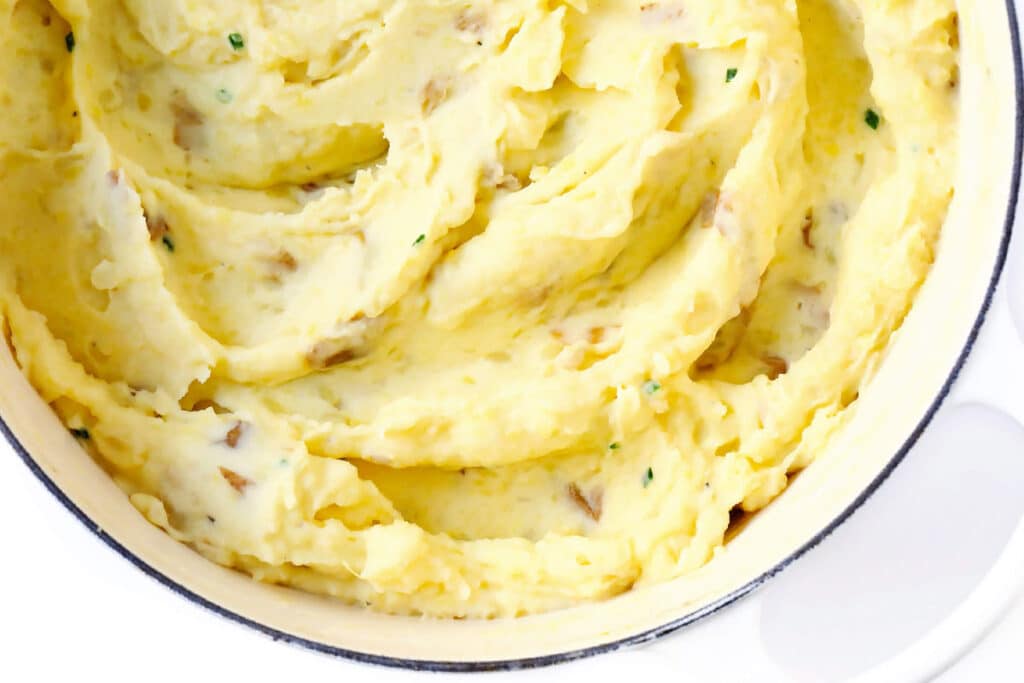 This mashed potato is a creamy, rich, and flavorful staple. With some garlic and lemon in it, you can understand why it can complete your beef stew meal.