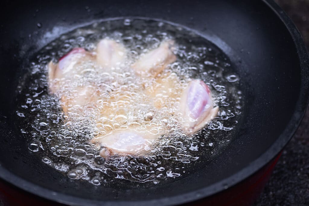 Can You Mix Oil for Frying? How to Do it The Fork Bite