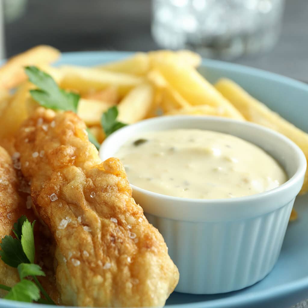 There is no dairy content in tartar sauce. Other allergens may be present; however, generally, the sauce does not contain milk or milk-based products, and most sauce brands make a claim.