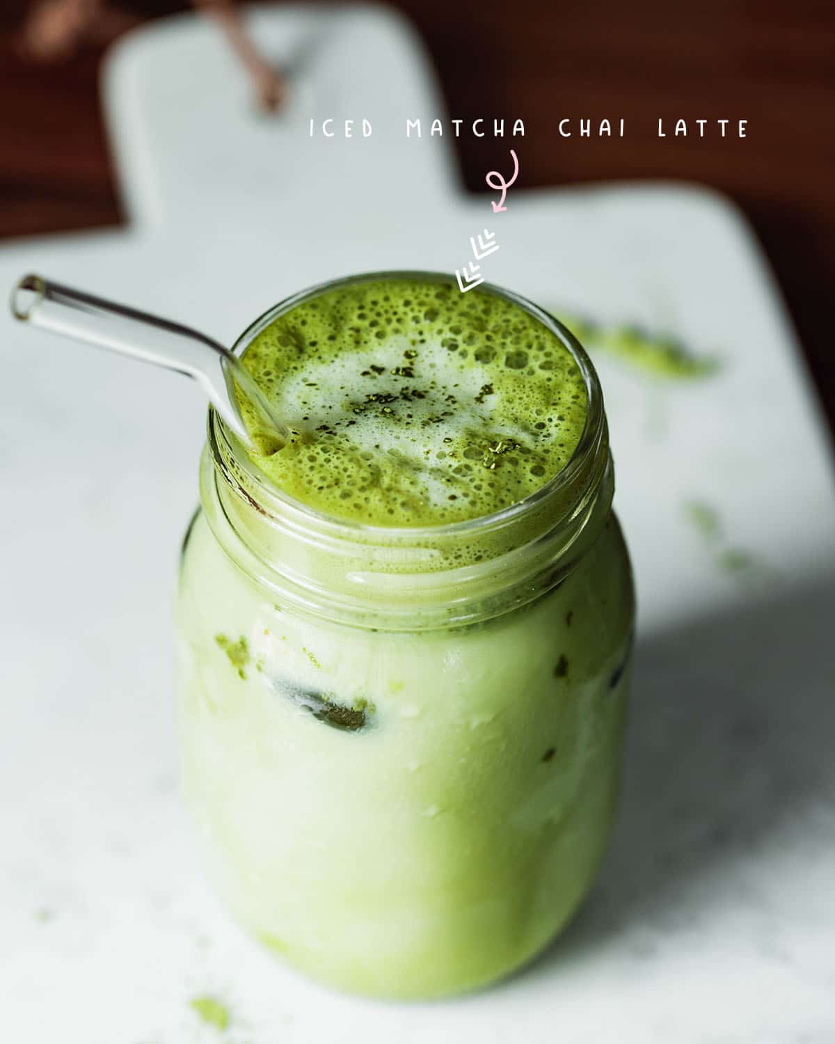 To make this tasty beverage, simply combine the matcha powder and chai tea concentrate with a bit of simple syrup, then top with frothed barista almond milk. Enjoy your matcha chai latte in just seven minutes!