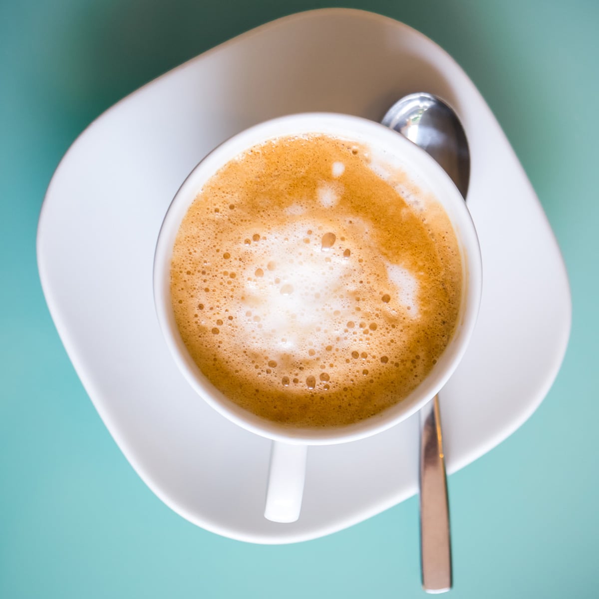 Do lattes taste better hot or cold? Coffee drinks like lattes, espressos, and cappuccinos are mostly served between 155° to 165° F. A cup of coffee on the go should be about 160° F.