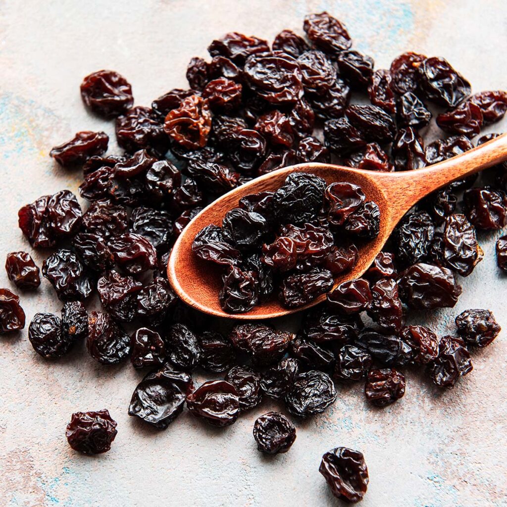 The Thompson Raisins are dried grapes made without sugar, straight from sunny California! Thompson raisins have a chewy and tender texture with a sweet and fruity flavor.