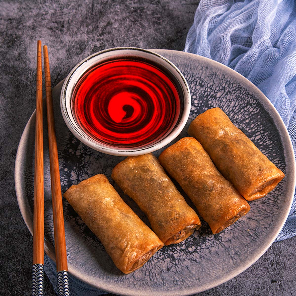 These three easy methods for cooking frozen spring rolls will help you create a delicious and satisfying meal without fuss.