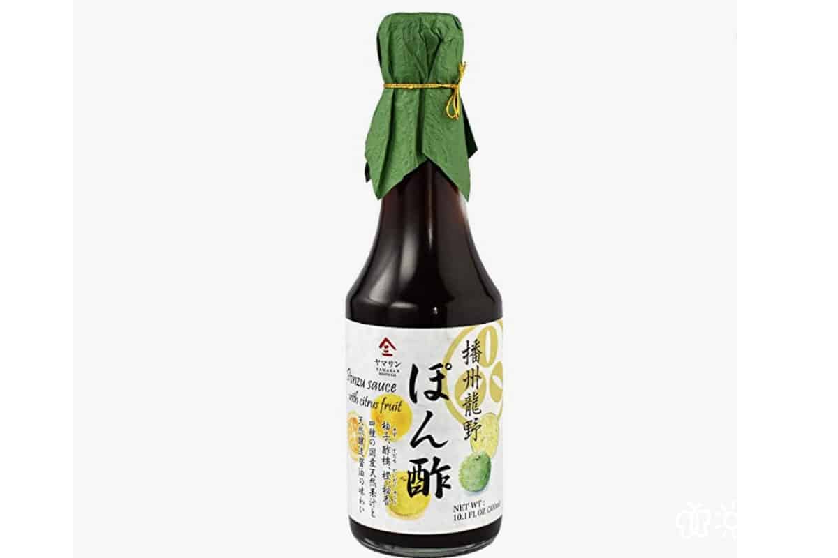 Ponzu sauce has a sour, tangy taste with a hint of sweetness. This sauce consists of citrus juices (usually lemon or yuzu), rice vinegar, Mirin (a Japanese cooking wine), and soy sauce.