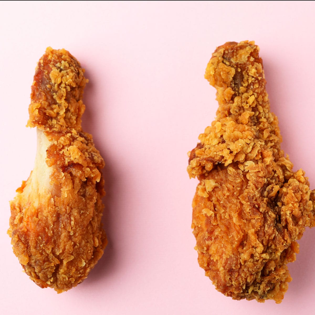 The drumstick is the lower Leg of the chicken and is made up of two parts: the thigh and the calf. Similar to the thigh, it is a fattier and tougher cut, so it's best suited for cooking methods like braising or stewing.