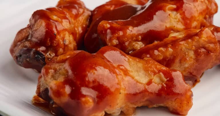 There’s nothing quite as frustrating as trying to get the sauce to stick to the wings, only to have it all fall off in a big mess. But with the right technique, you can create chicken wings that are crispy and delicious – and the sauce will stick perfectly.