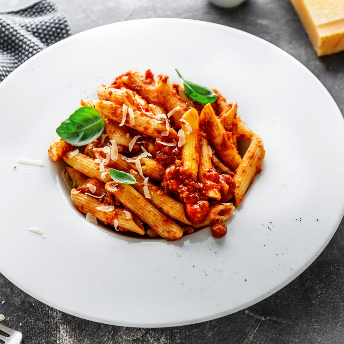 Cheesecake Factory Tomato Basil Pasta Recipe - The Fork Bite