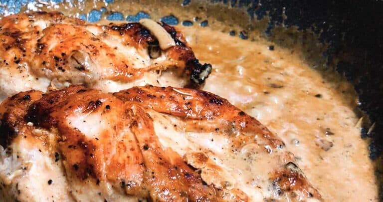 Discover this mouthwatering Smothered Chicken Texas Roadhouse recipe, packed with juicy chicken, savory bacon, sautéed vegetables, and creamy sauce for a satisfying meal your family will love.