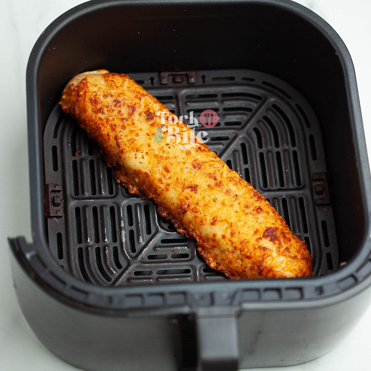 Want to enjoy a perfectly reheated Costco chicken bake? Discover our foolproof air fryer method to bring your leftovers back to life, ensuring crispy, delicious results every time!