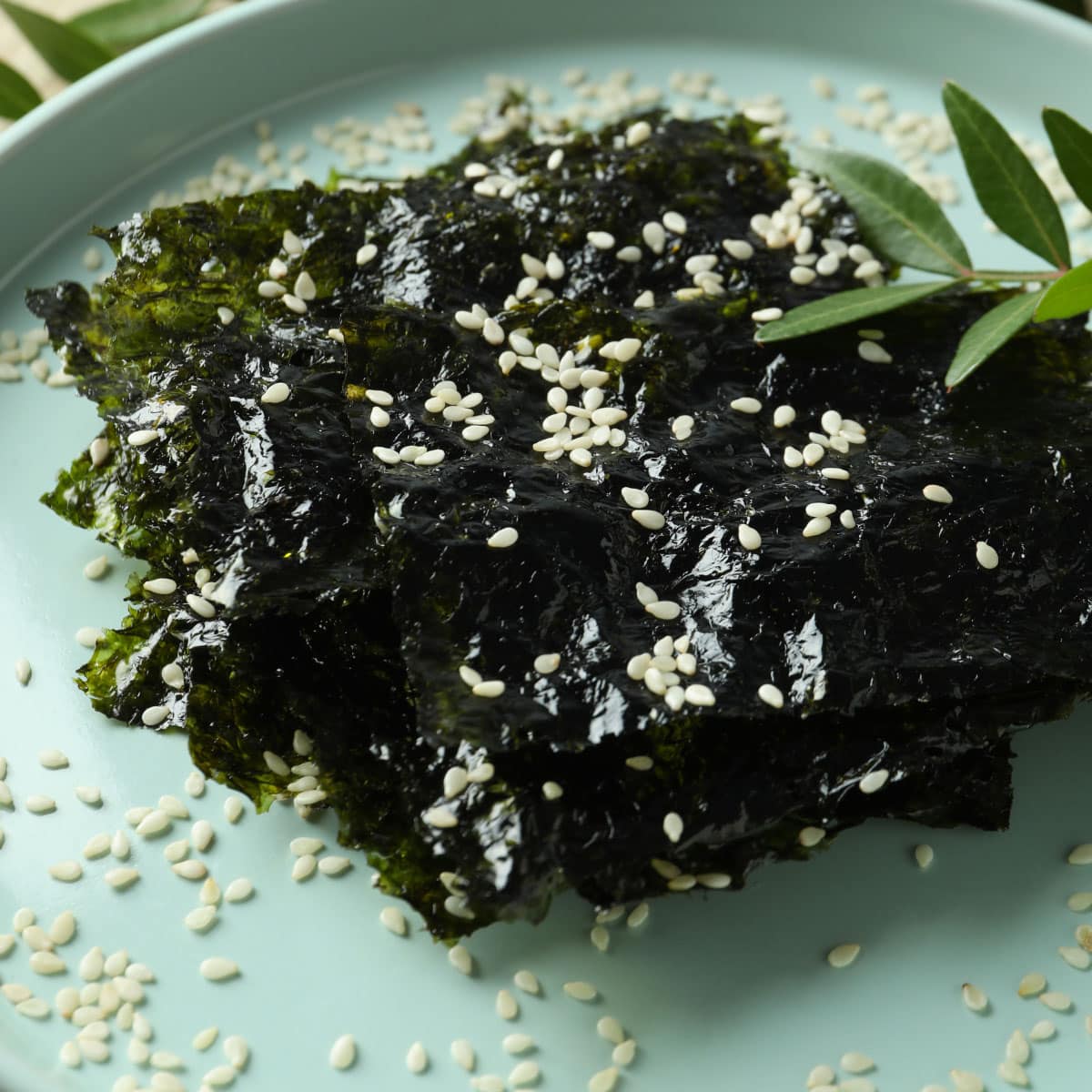 Homemade seaweed chips: Learn the secrets to achieving the perfect texture, seasoning, and storage, while exploring creative flavor combinations.