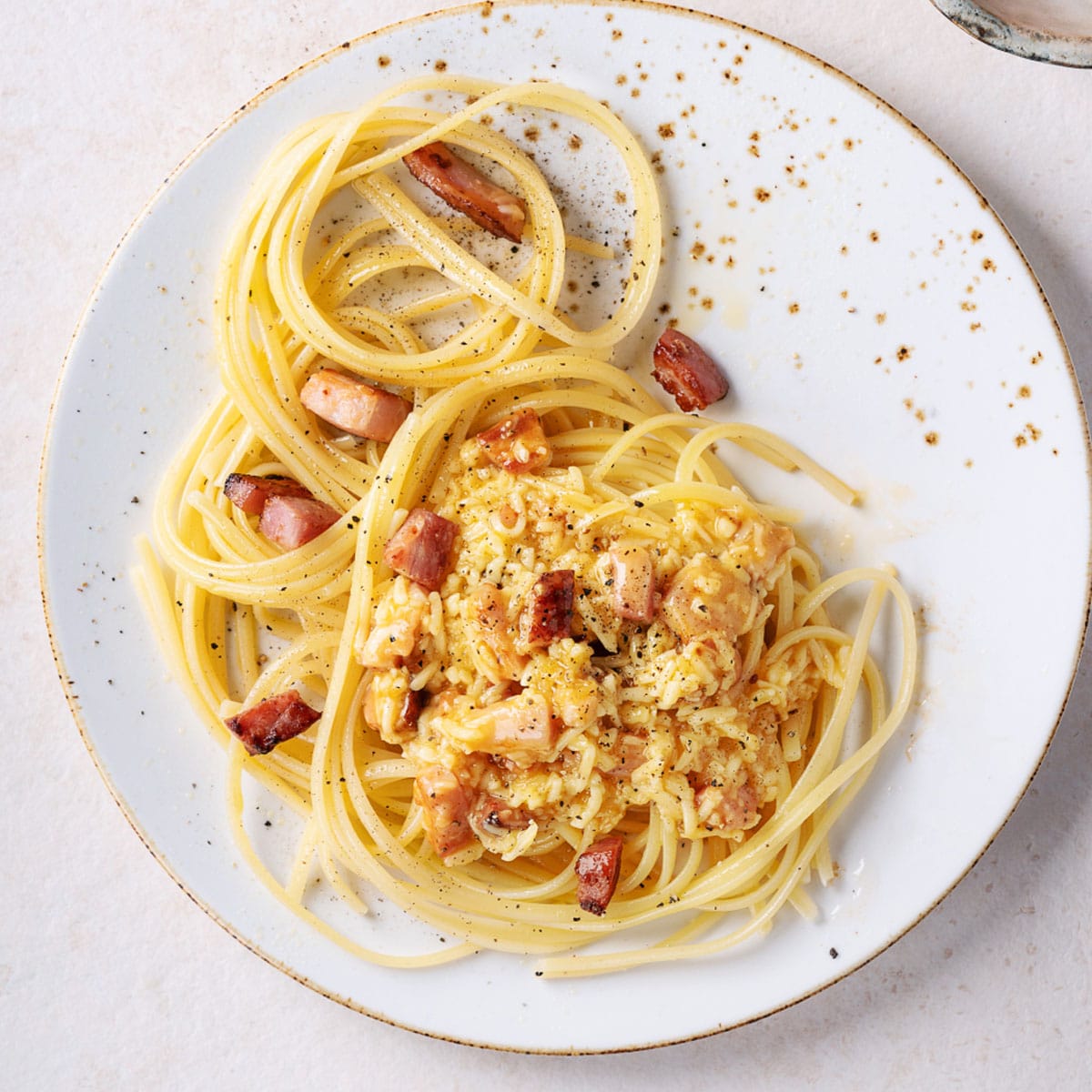 We all know the joys of digging into a creamy, delicious carbonara. But when faced with leftovers, reheating becomes a challenge. I've experimented with various methods, and today, I want to share my oven reheating secrets with you.