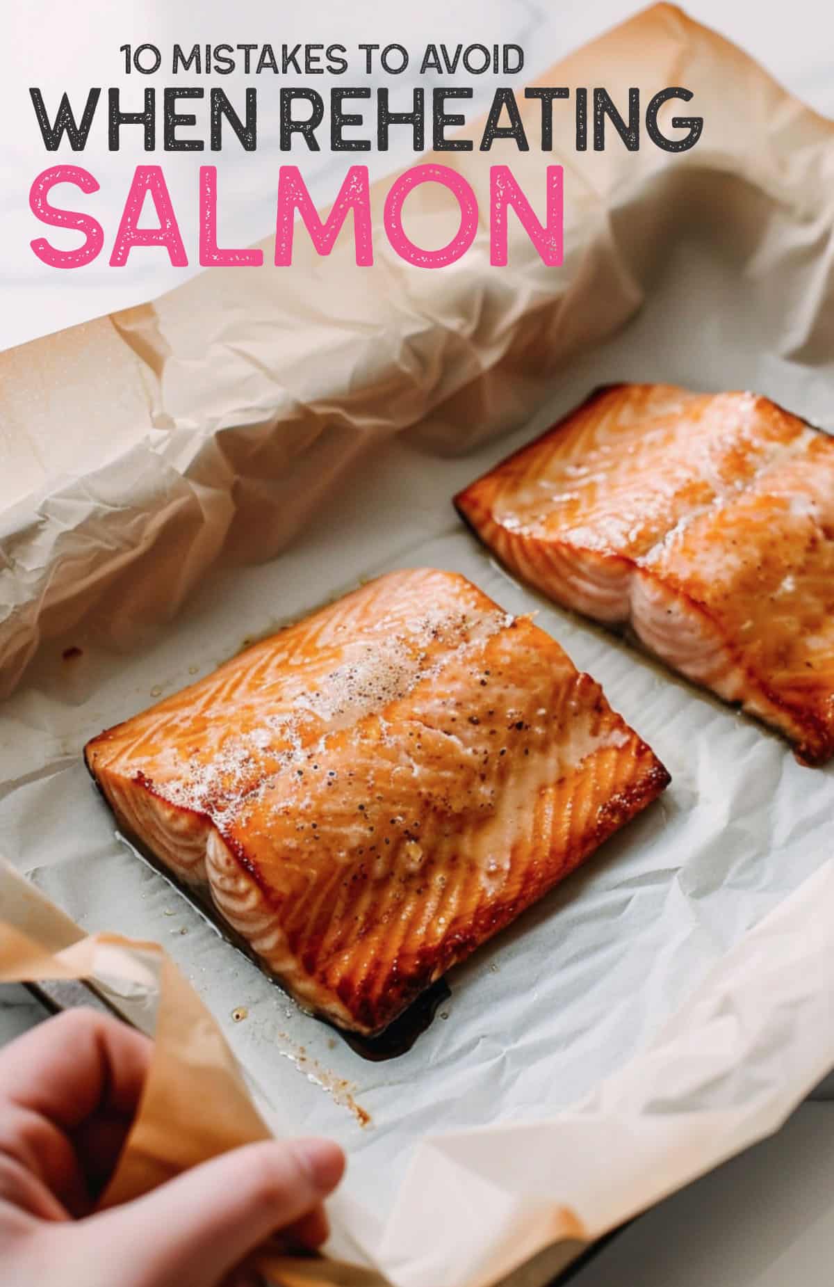 Image about reheating salmon: mistakes to avoid and tips for the best results.